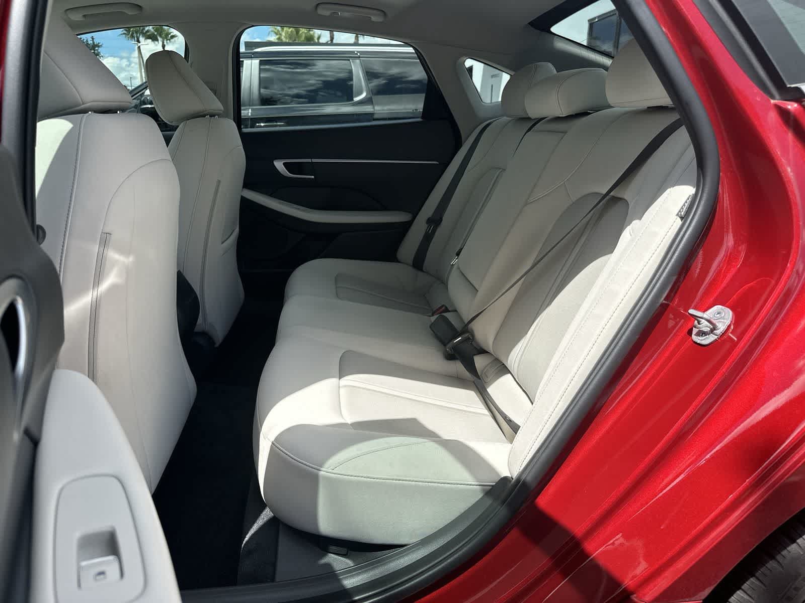 Used 2024 Hyundai Sonata SEL w/ Convenience Package FWD image 4