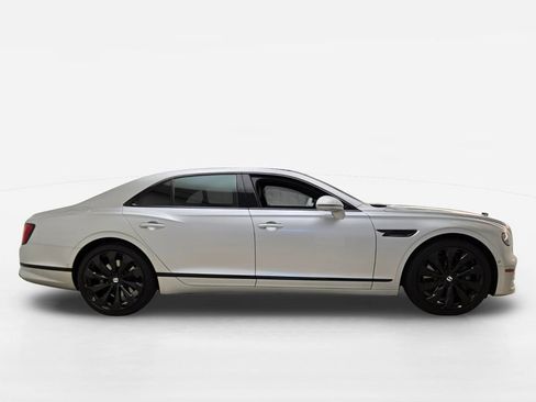 Used 2021 Bentley Flying Spur V8 AWD/4WD image 11