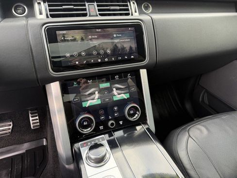 Used 2020 Land Rover Range Rover HSE image 14