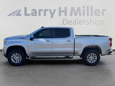 Used 2022 Chevrolet Silverado 1500 LT w/ Z71 Off-Road Package image 2