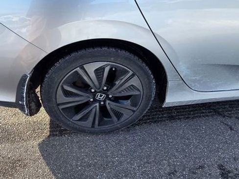 Used 2019 Honda Civic EX image 9