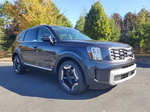 New 2025 Kia Telluride S image 3