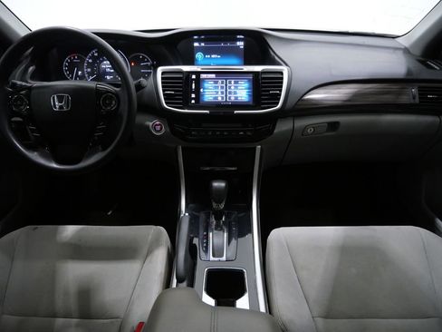 Used 2016 Honda Accord EX image 11