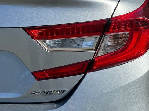 Used 2018 Honda Accord Sport image 33