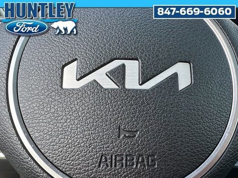 Used 2025 Kia Sportage SX image 33