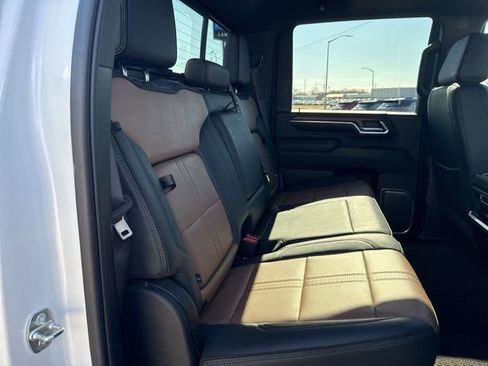 Used 2024 Chevrolet Silverado 2500 High Country w/ High Country Premium Package image 14
