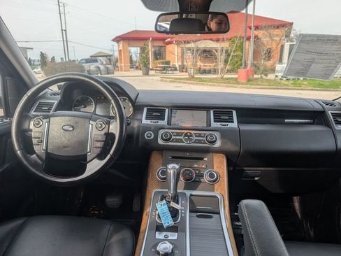 Used 2011 Land Rover Range Rover Sport HSE image 15