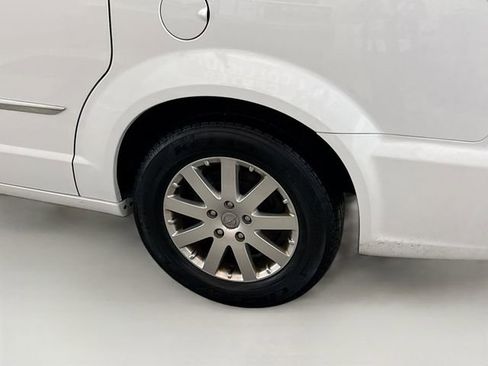 Used 2016 Chrysler Town & Country Touring w/ Driver Convenience Group image 33