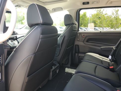 New 2026 Honda Odyssey Touring image 16