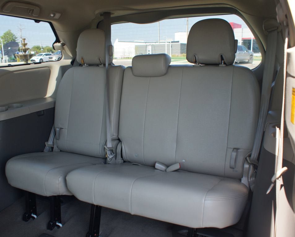 Used 2014 Toyota Sienna LE FWD image 13