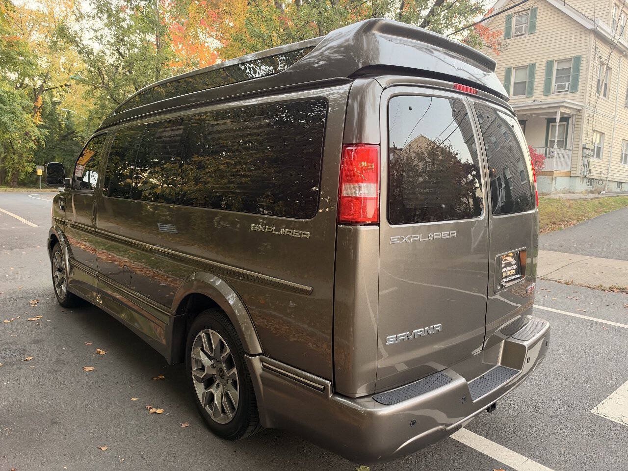 Used 2022 GMC Savana 2500 w/ Enhanced Convenience Package RWD image 6