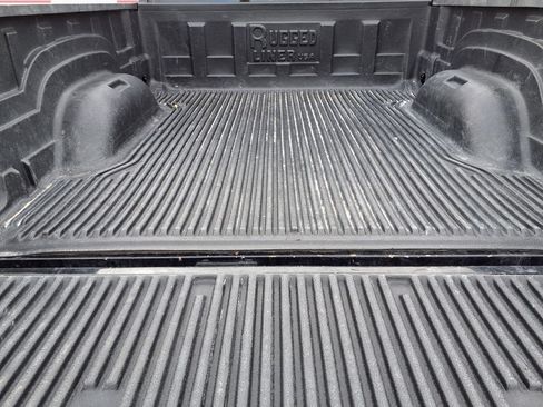 Used 2024 RAM 1500 Classic SLT AWD/4WD image 10