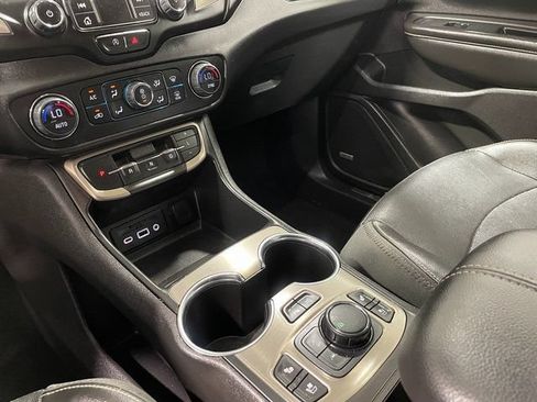 Used 2023 GMC Terrain Denali w/ Denali Premium Package AWD/4WD image 20