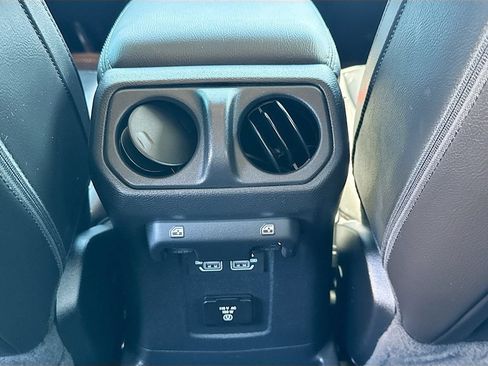 Used 2023 Jeep Wrangler Unlimited Sahara w/ Cold Weather Group AWD/4WD image 26