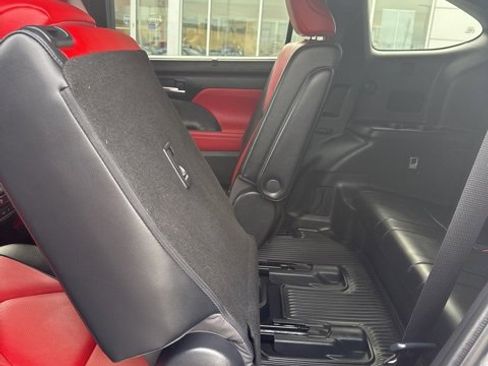 Used 2022 Toyota Highlander XSE image 12