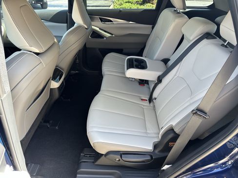 Certified 2026 INFINITI QX60 Luxe w/ Cargo Package FWD image 14