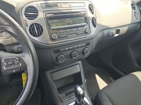 Used 2013 Volkswagen Tiguan S AWD/4WD image 30