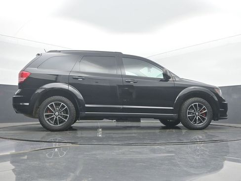 Used 2017 Dodge Journey SE w/ Flexible Seating Group image 53