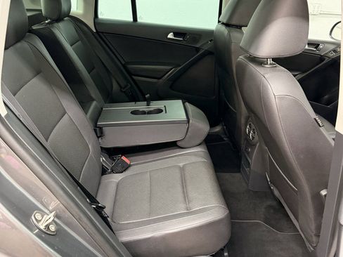 Used 2016 Volkswagen Tiguan SE image 35