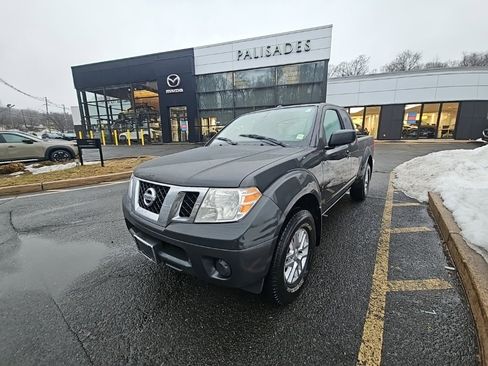 Used 2015 Nissan Frontier SV image 4