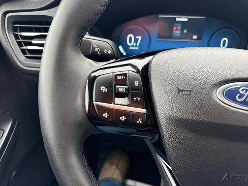 Used 2023 Ford Escape Platinum image 41