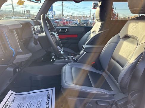Used 2024 Ford Bronco Black Diamond w/ Sasquatch Package image 16