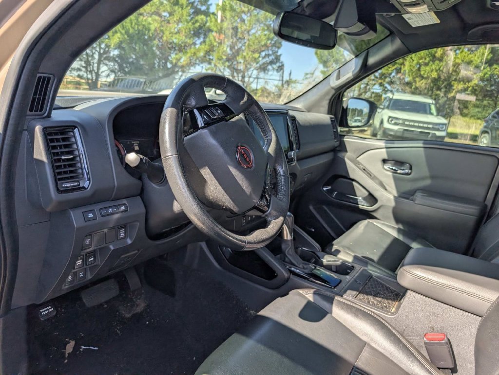 Used 2022 Nissan Frontier PRO-4X w/ Pro-4X Premium Package AWD/4WD image 14