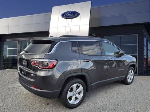Used 2021 Jeep Compass Latitude w/ Convenience Group FWD image 2