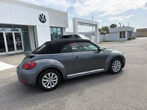 Used 2018 Volkswagen Beetle 2.0T S FWD image 32