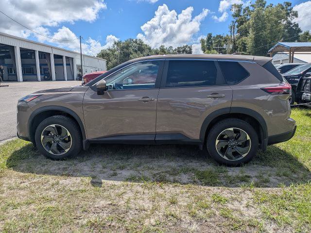 Used 2025 Nissan Rogue SV AWD/4WD image 6