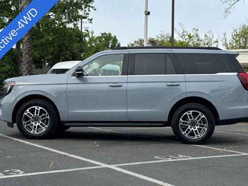Certified 2025 Ford Expedition Active AWD/4WD image 8