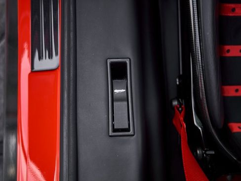 Used 2022 Ferrari SF90 Spider image 44