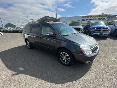 Used 2014 Kia Sedona LX w/ Power Package image 2