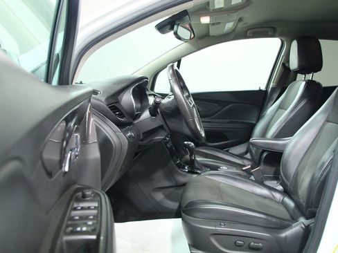 Used 2019 Buick Encore Preferred AWD/4WD image 4