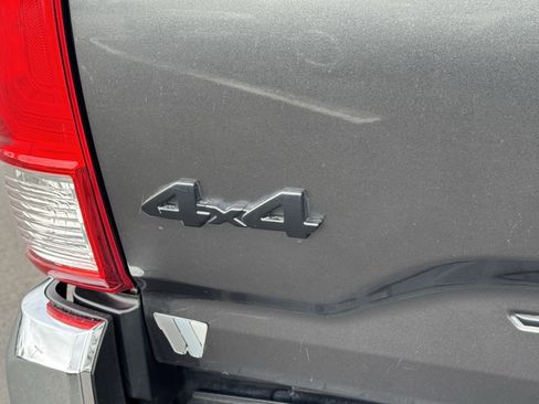 Used 2017 Toyota Tacoma SR5 w/ Tow Package image 41