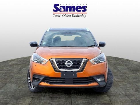 Used 2020 Nissan Kicks SR w/ SR Premium Package image 2