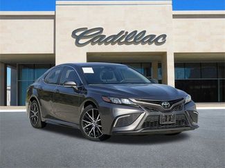 Used 2023 Toyota Camry SE image 1