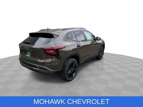 Used 2024 Chevrolet Trax ACTIV w/ Sunroof Package FWD image 9