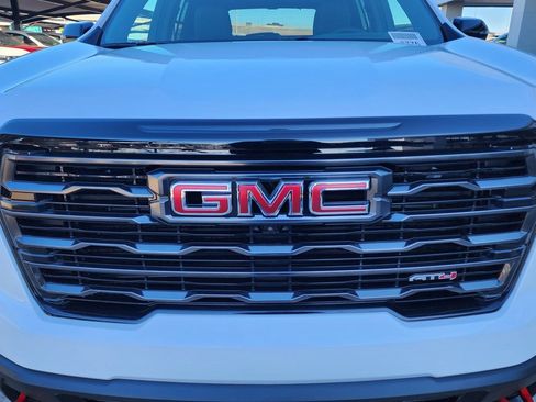 New 2026 GMC Acadia AT4 w/ Luxury Package image 10