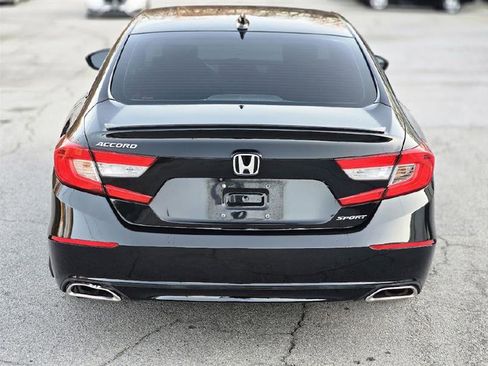 Used 2018 Honda Accord Sport image 9