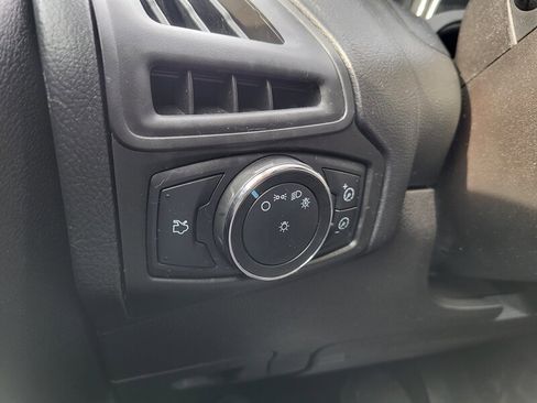Used 2013 Ford Focus SE FWD image 21