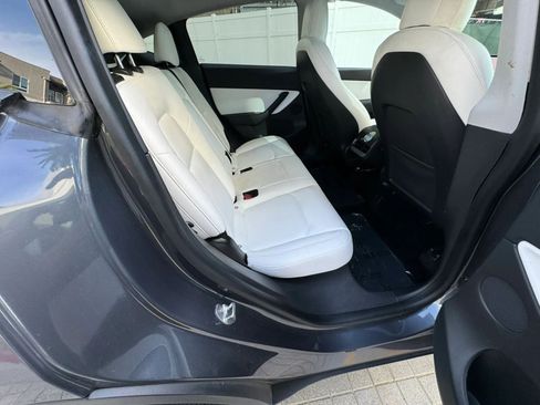 Used 2024 Tesla Model Y 2WD image 14