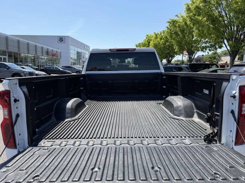 Used 2025 Chevrolet Silverado 2500 LT w/ Convenience Package AWD/4WD image 11
