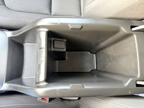 Used 2022 Chevrolet Colorado LT w/ Fleet Safety Package image 26