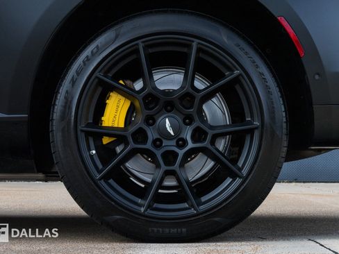 Used 2022 Aston Martin DBX image 9