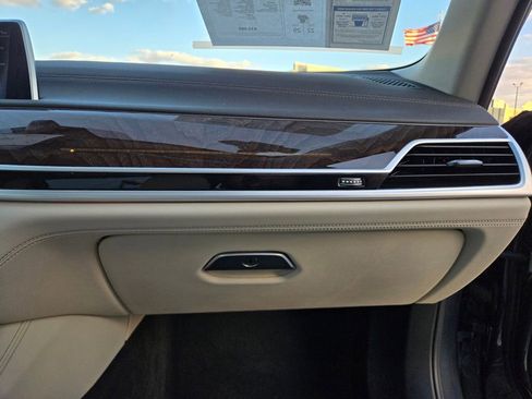 Used 2020 BMW 740i w/ Premium Package image 54