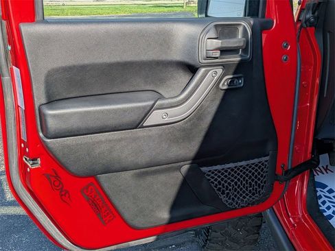 Used 2017 Jeep Wrangler Unlimited Rubicon w/ Dual Top Group image 14