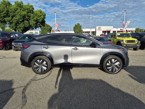 Used 2023 Nissan Ariya AWD image 2