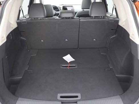 Used 2023 Nissan Rogue SL w/ SL Premium Package image 31