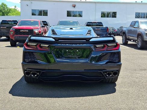 Used 2022 Chevrolet Corvette Stingray Premium Cpe w/ Z51 Performance Package RWD image 5